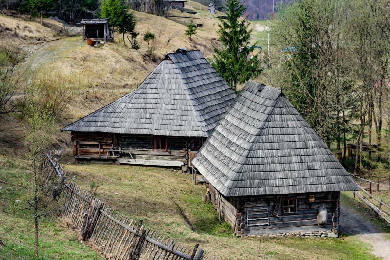 Коло Гір Hotel Kolochava Bagian luar foto
