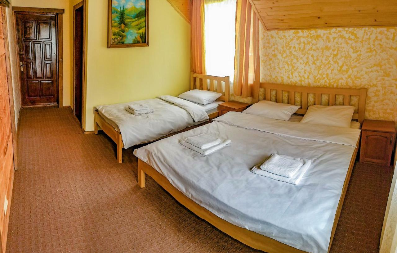 Коло Гір Hotel Kolochava Bagian luar foto