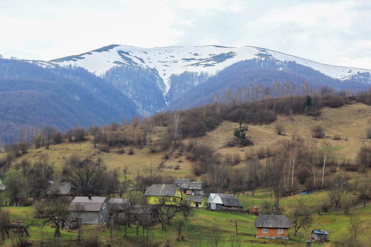Коло Гір Hotel Kolochava Bagian luar foto