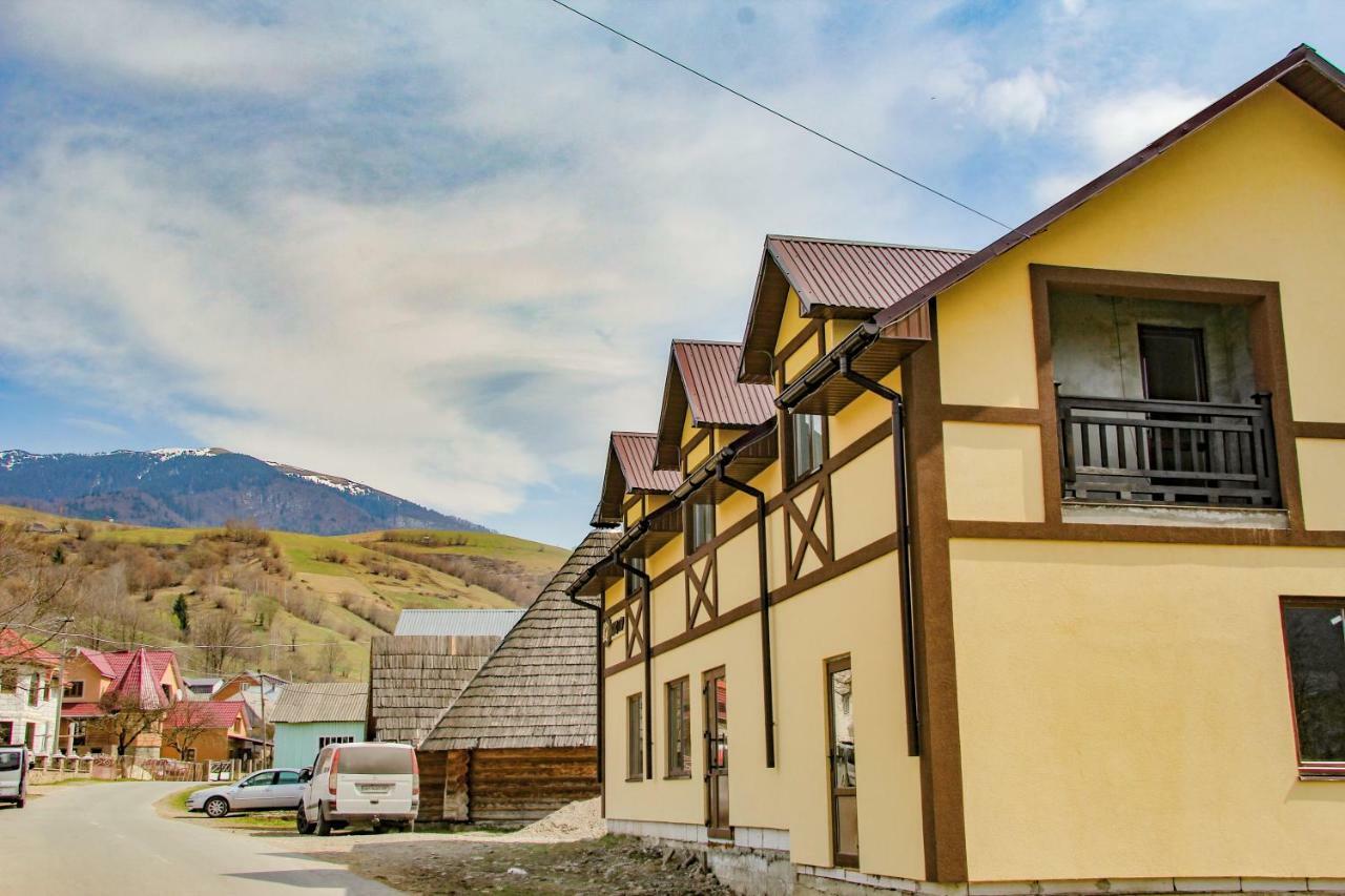 Коло Гір Hotel Kolochava Bagian luar foto