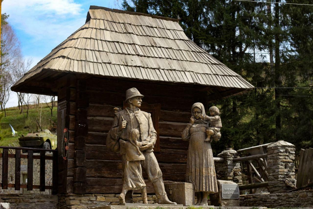Коло Гір Hotel Kolochava Bagian luar foto