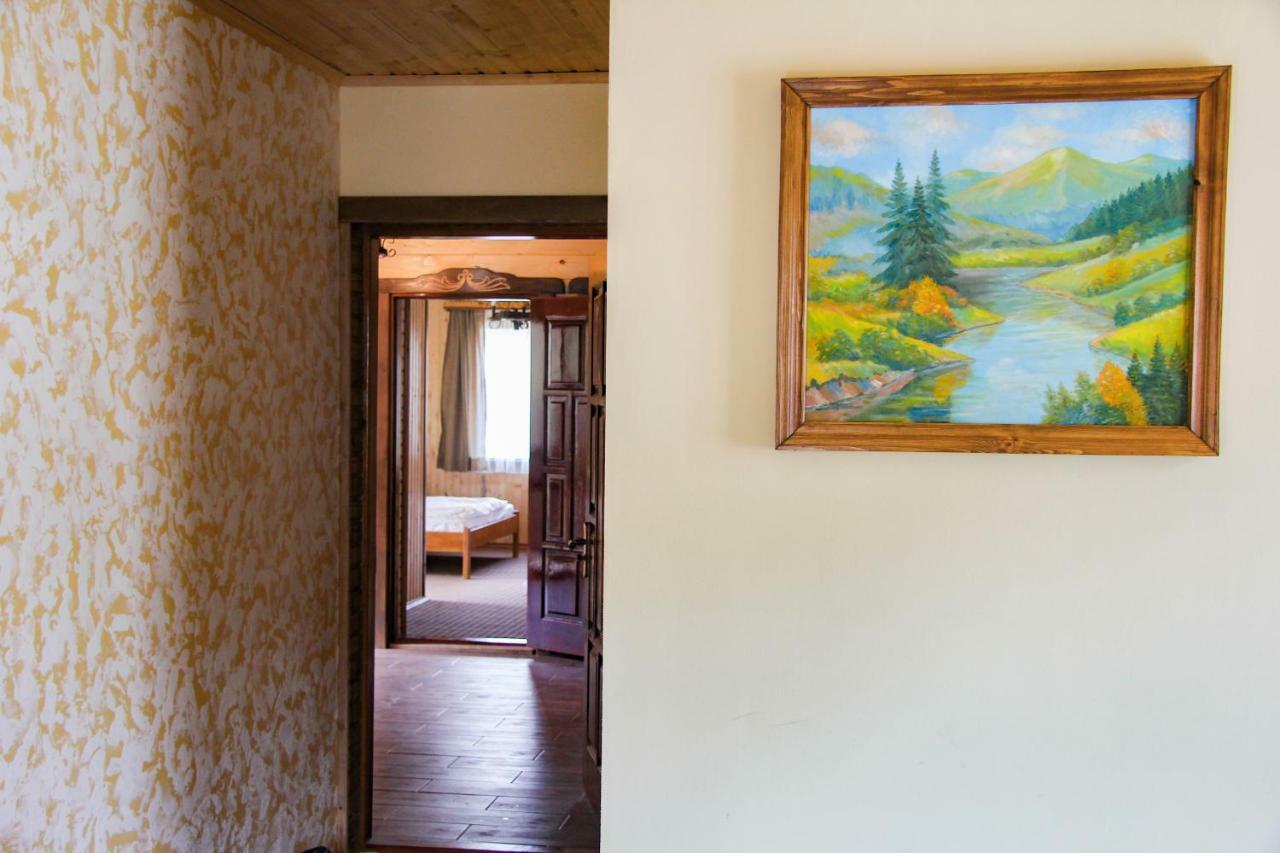 Коло Гір Hotel Kolochava Bagian luar foto
